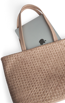 SayaMBG Arbejdstaske, Flet