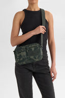 DarlaMBG Crossbody Taske, Monochrome