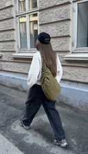 Crossbody tasker