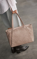 SayaMBG Arbejdstaske, Flet